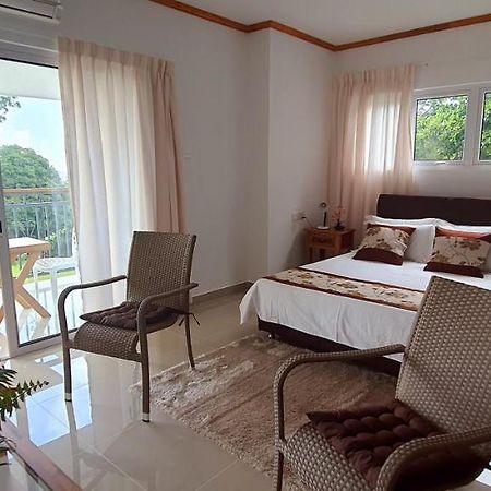 Le Chant De Merle Self -Catering Studios And Apartments Mahe Island Exterior photo