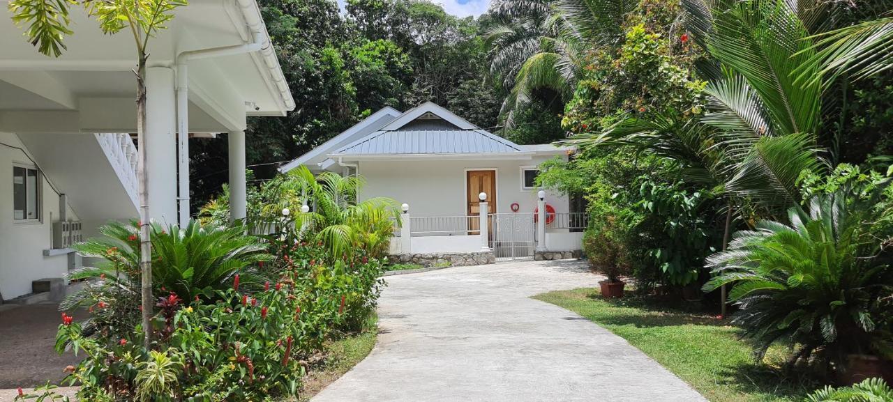 Le Chant De Merle Self -Catering Studios And Apartments Mahe Island Exterior photo