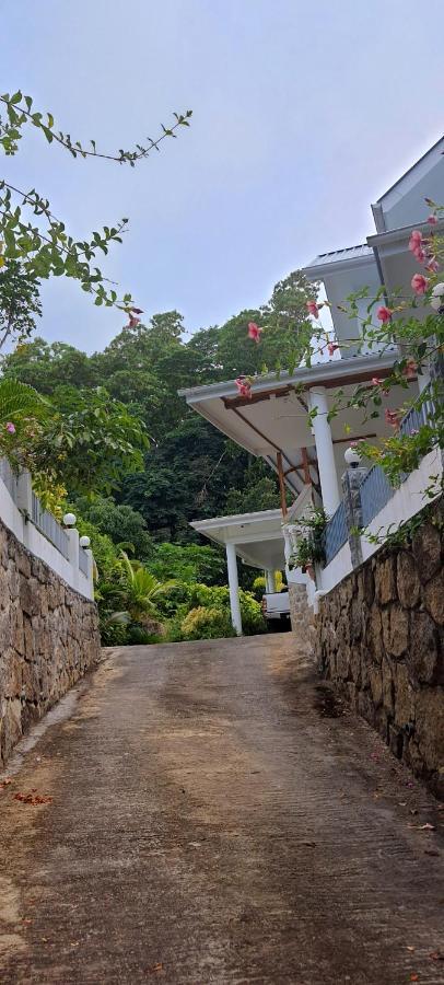 Le Chant De Merle Self -Catering Studios And Apartments Mahe Island Exterior photo
